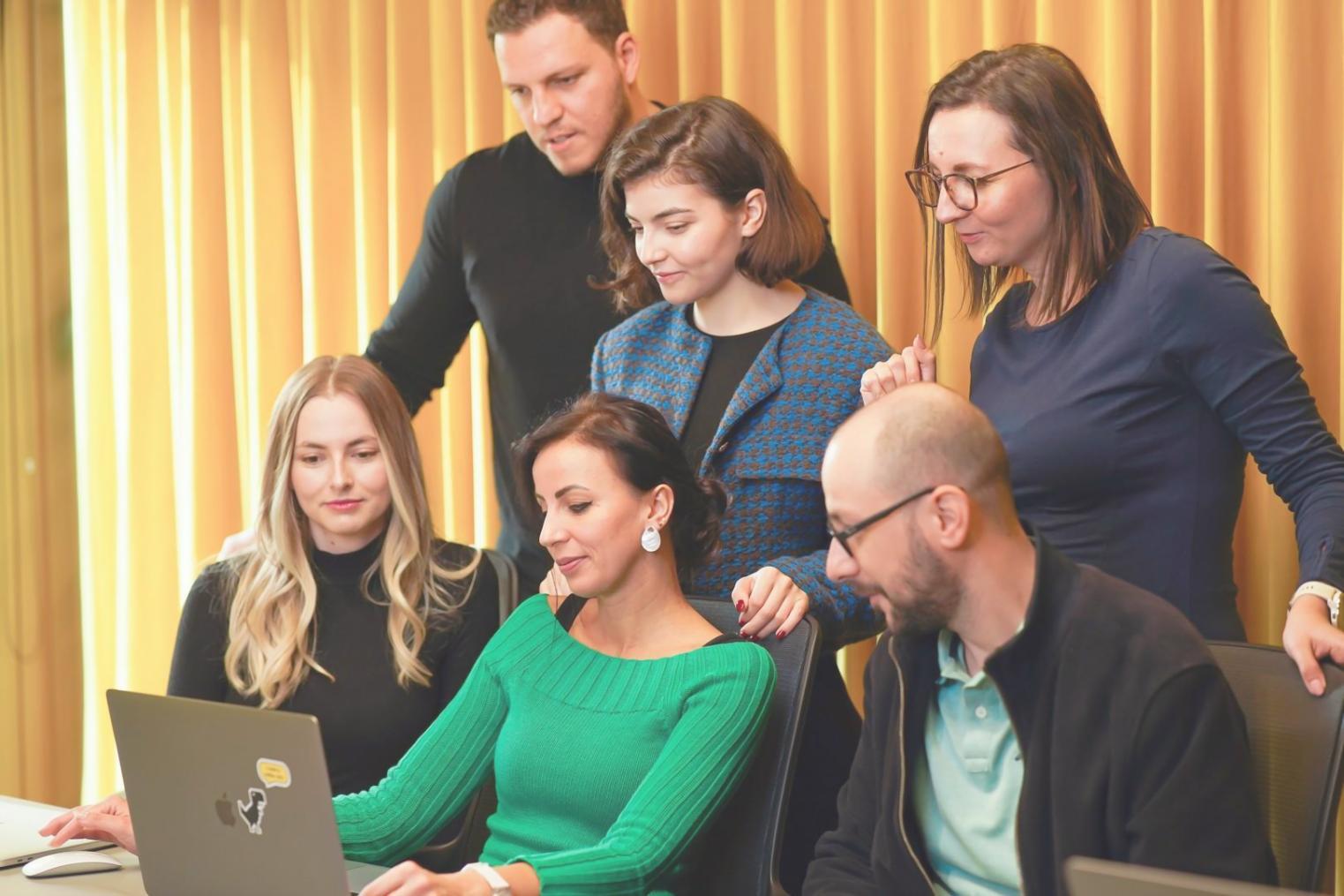 Workshop di formazione sulle tendenze beauty contemporanee